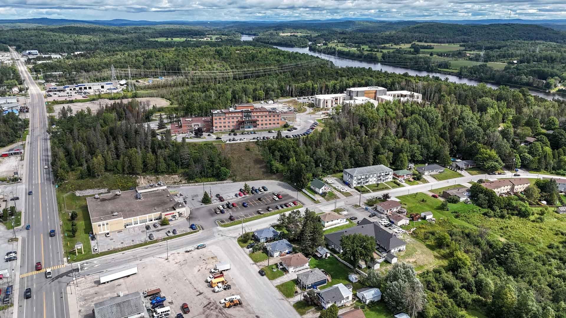Vue d'ensemble - 181 Rue Beaulieu, Maniwaki, QC - Outdoor With View