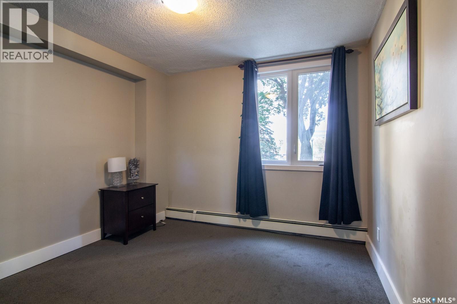 201 320 5Th Avenue N, Saskatoon, SK - Indoor
