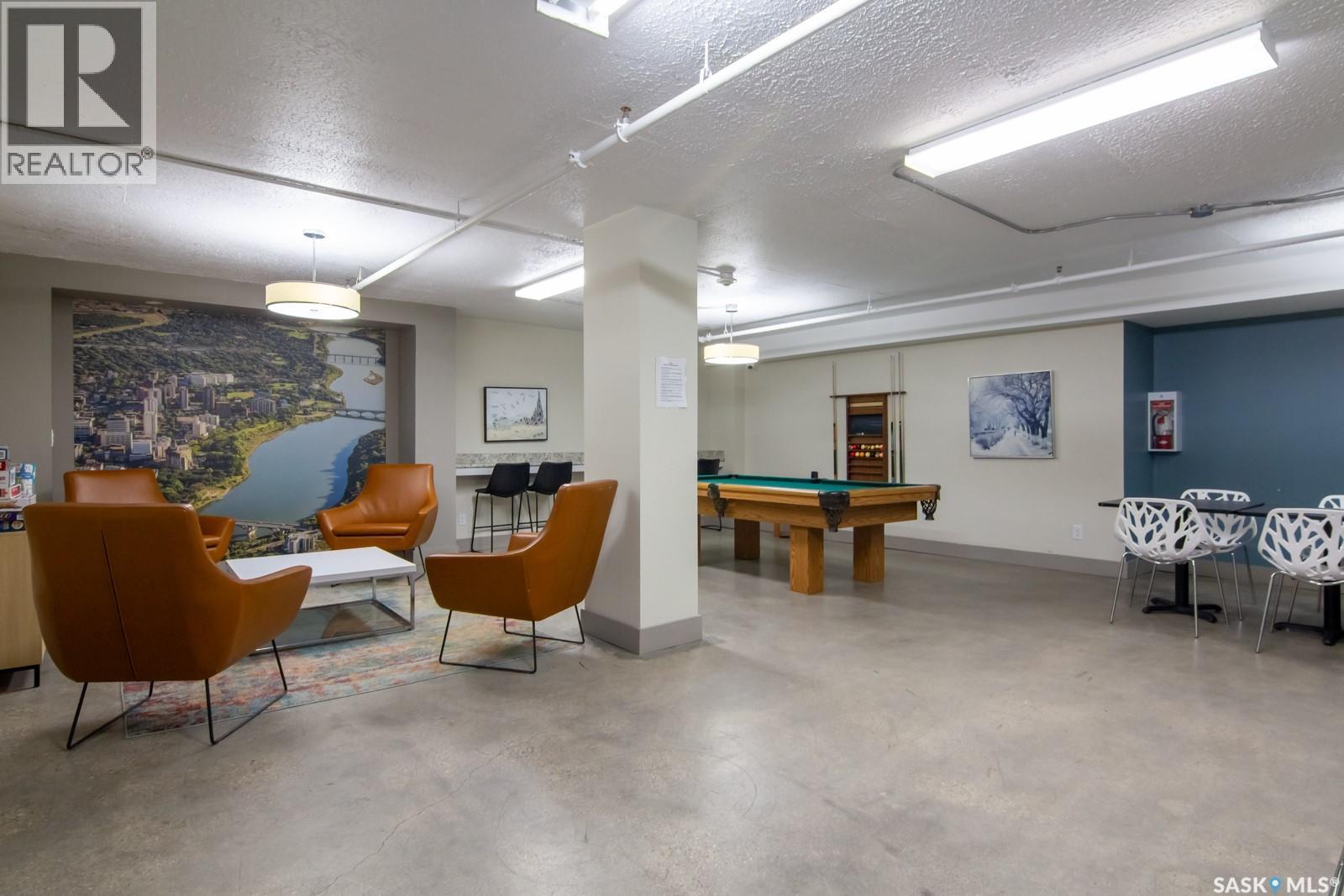 201 320 5Th Avenue N, Saskatoon, SK - Indoor