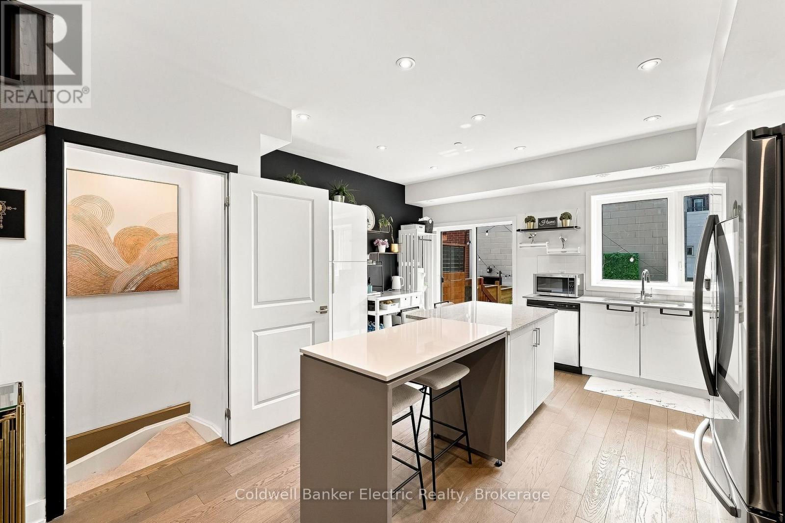 42 William Duncan Road, Toronto (Downsview-Roding-Cfb), ON - Indoor Photo Showing Kitchen With Double Sink With Upgraded Kitchen