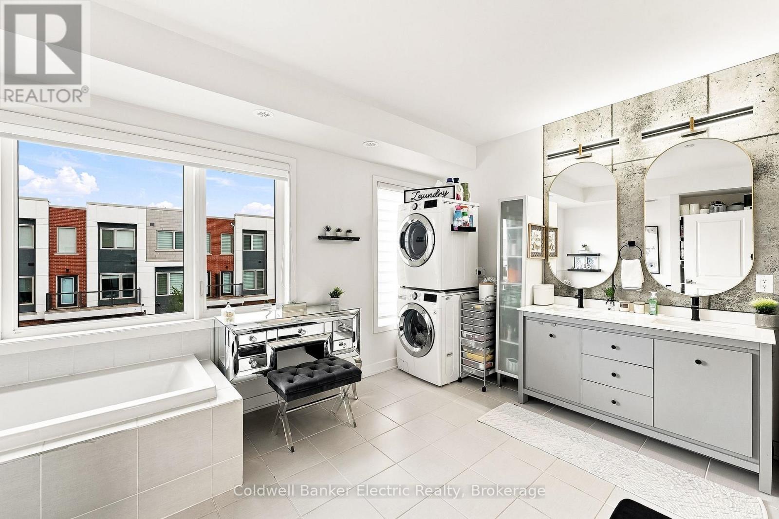 42 William Duncan Road, Toronto (Downsview-Roding-Cfb), ON - Indoor Photo Showing Laundry Room