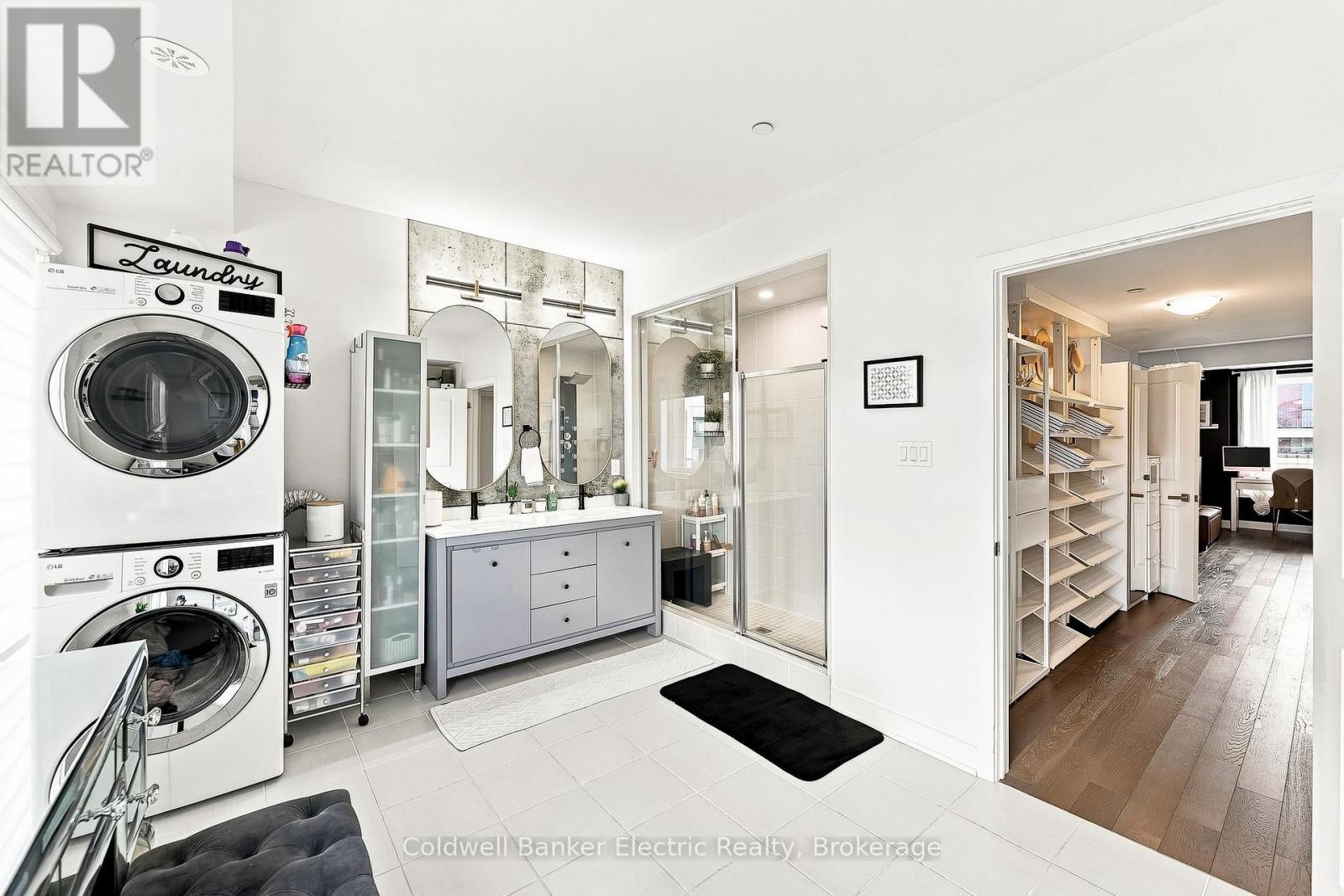42 William Duncan Road, Toronto (Downsview-Roding-Cfb), ON - Indoor Photo Showing Laundry Room