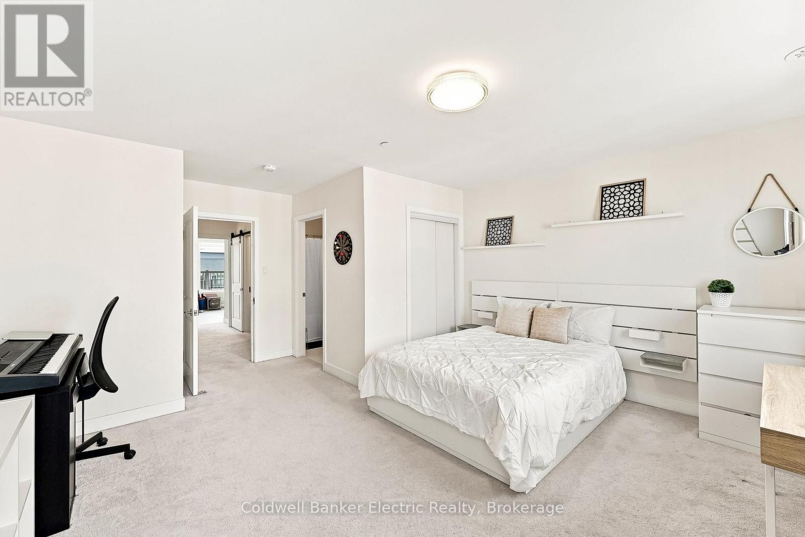 42 William Duncan Road, Toronto (Downsview-Roding-Cfb), ON - Indoor Photo Showing Bedroom