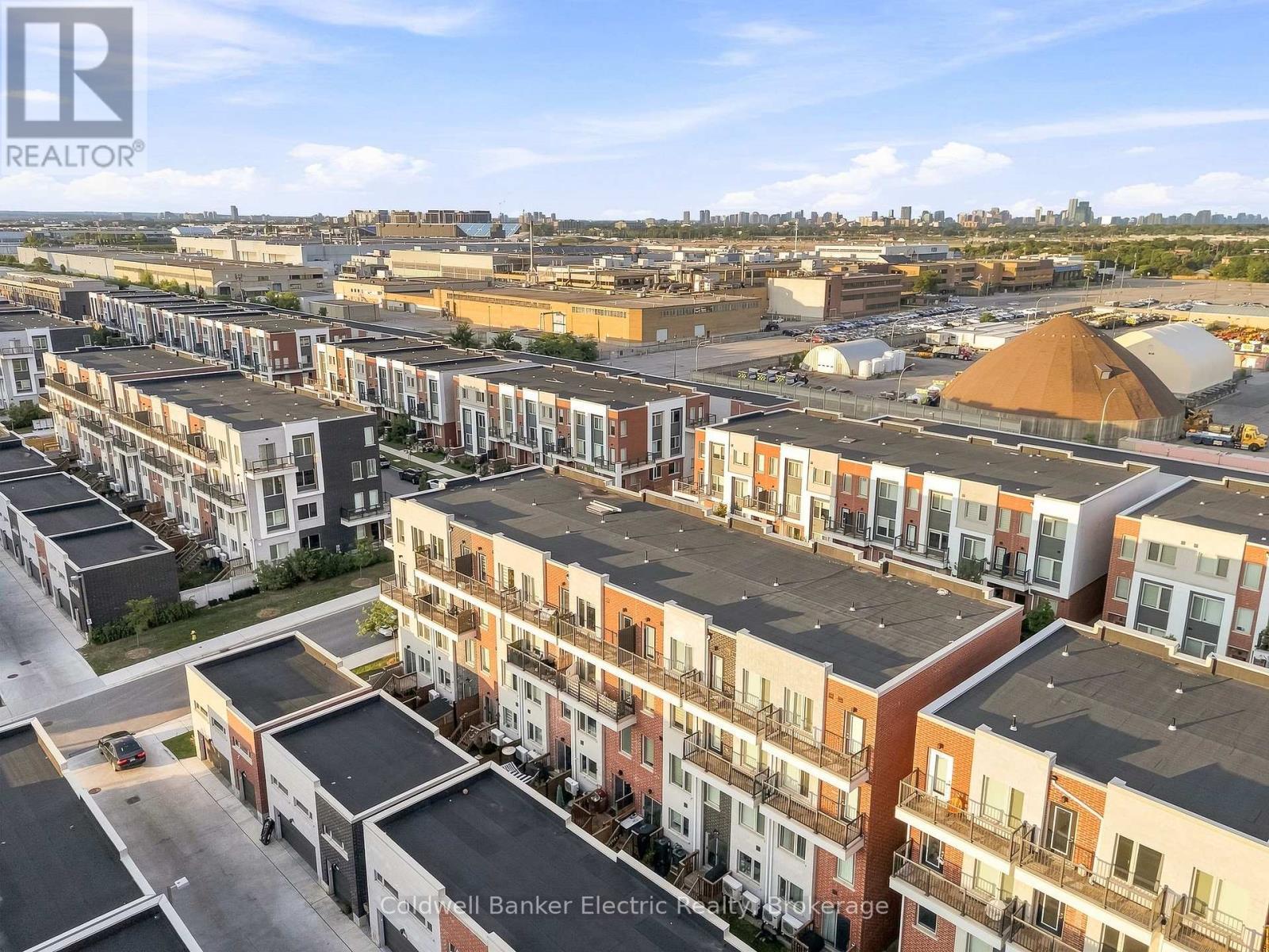 42 William Duncan Road, Toronto (Downsview-Roding-Cfb), ON - Outdoor With View