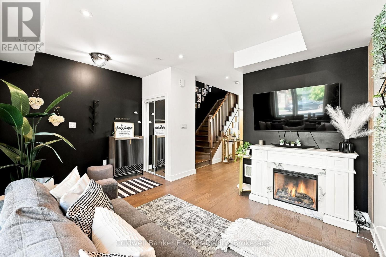 42 William Duncan Road, Toronto (Downsview-Roding-Cfb), ON - Indoor Photo Showing Living Room With Fireplace