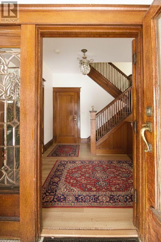 22 Blake Street, Hamilton, ON - Indoor Photo Showing Other Room
