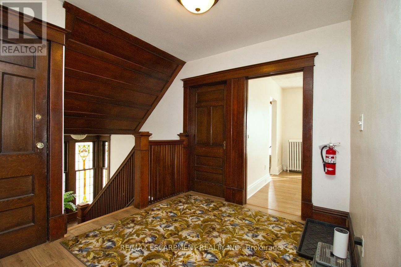 22 Blake Street, Hamilton, ON - Indoor Photo Showing Other Room