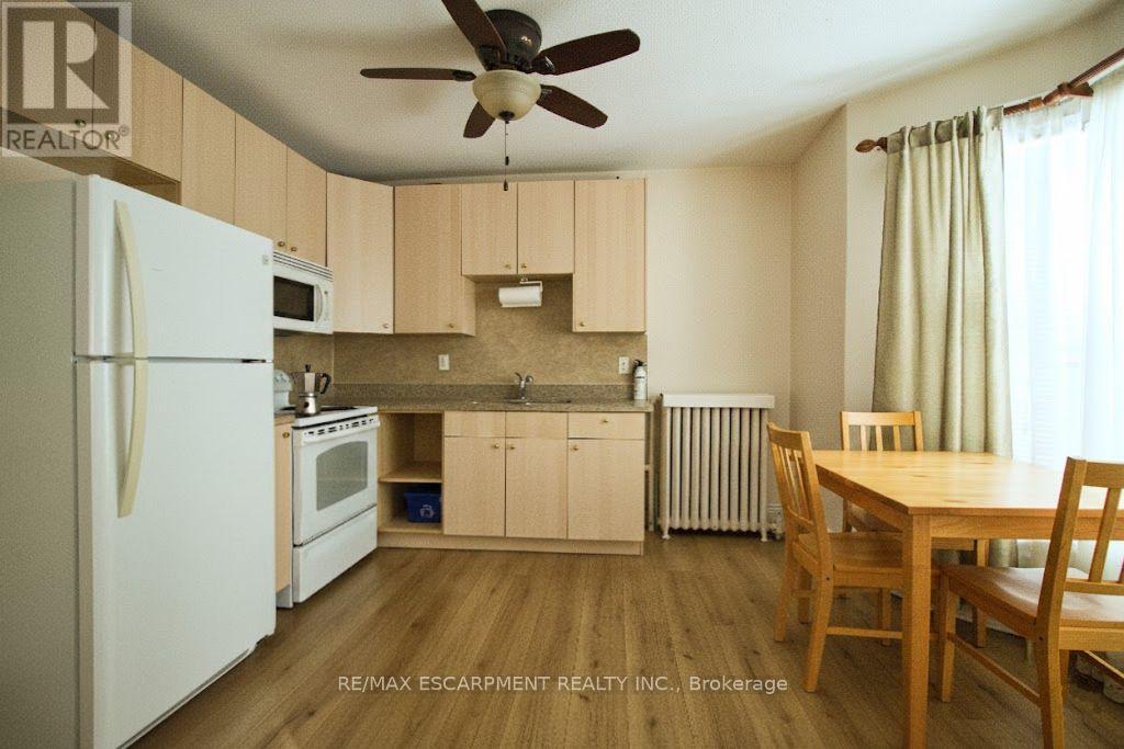 22 Blake Street, Hamilton, ON - Indoor