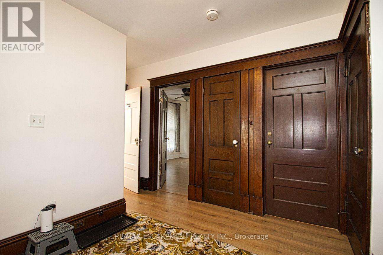 22 Blake Street, Hamilton, ON - Indoor Photo Showing Other Room