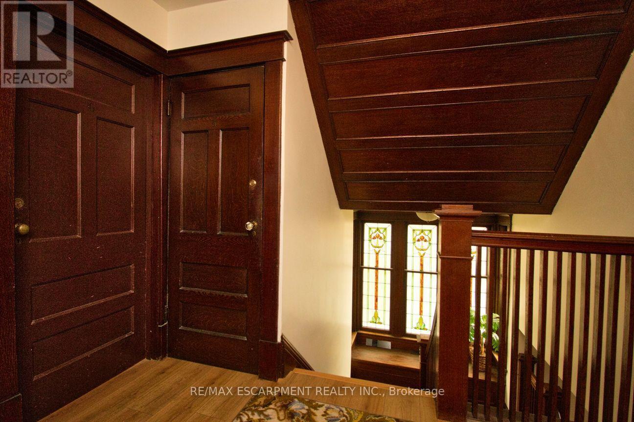 22 Blake Street, Hamilton, ON - Indoor Photo Showing Other Room