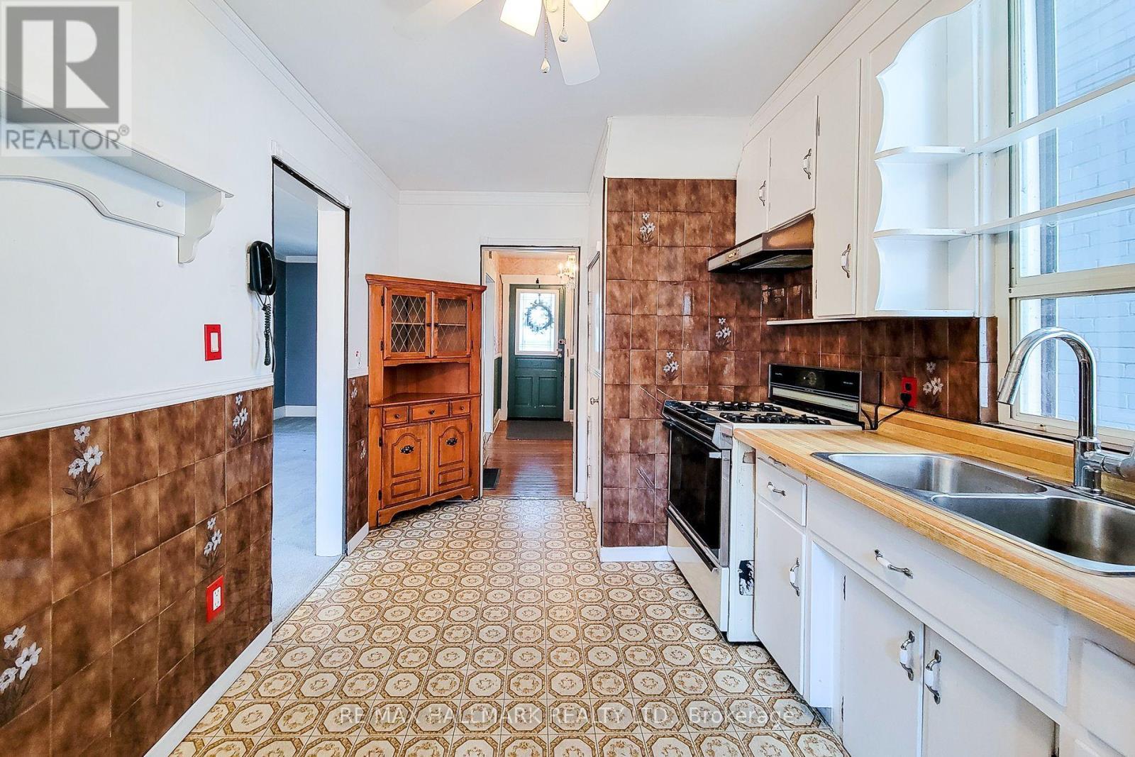 36 Dalkeith Avenue, Hamilton, ON