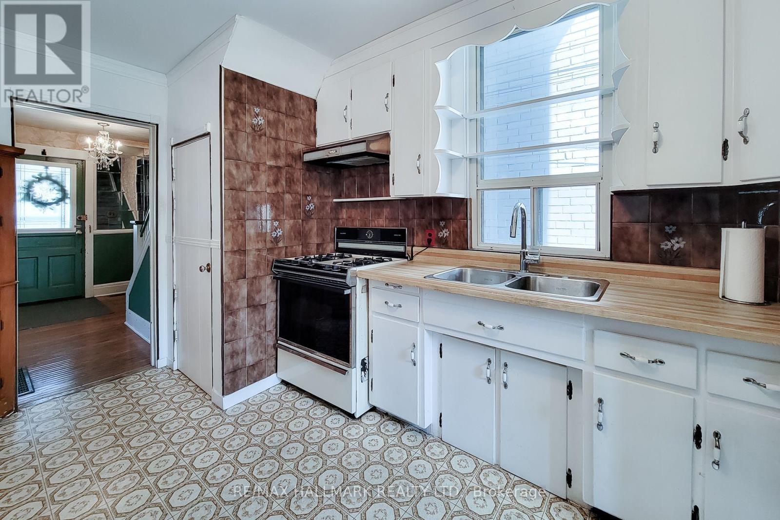 36 Dalkeith Avenue, Hamilton, ON