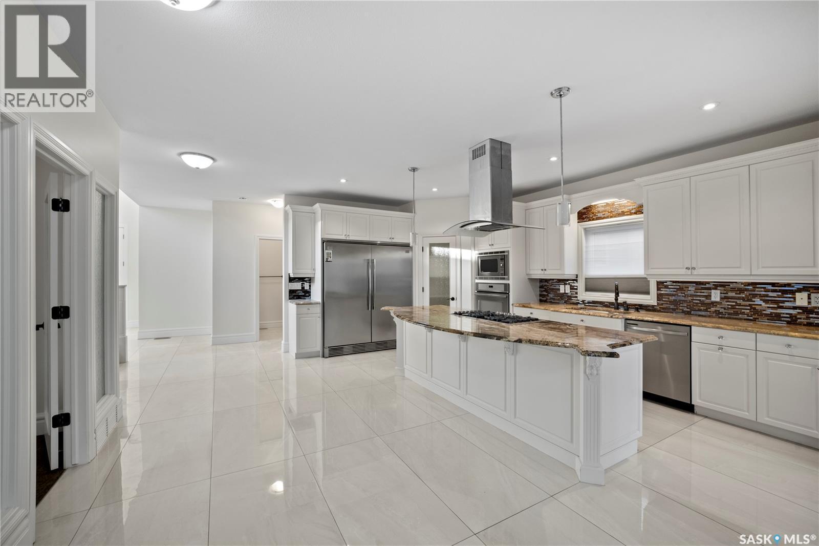 4622 Malcolm Drive, Regina, SK - Indoor Photo Showing Kitchen With Upgraded Kitchen