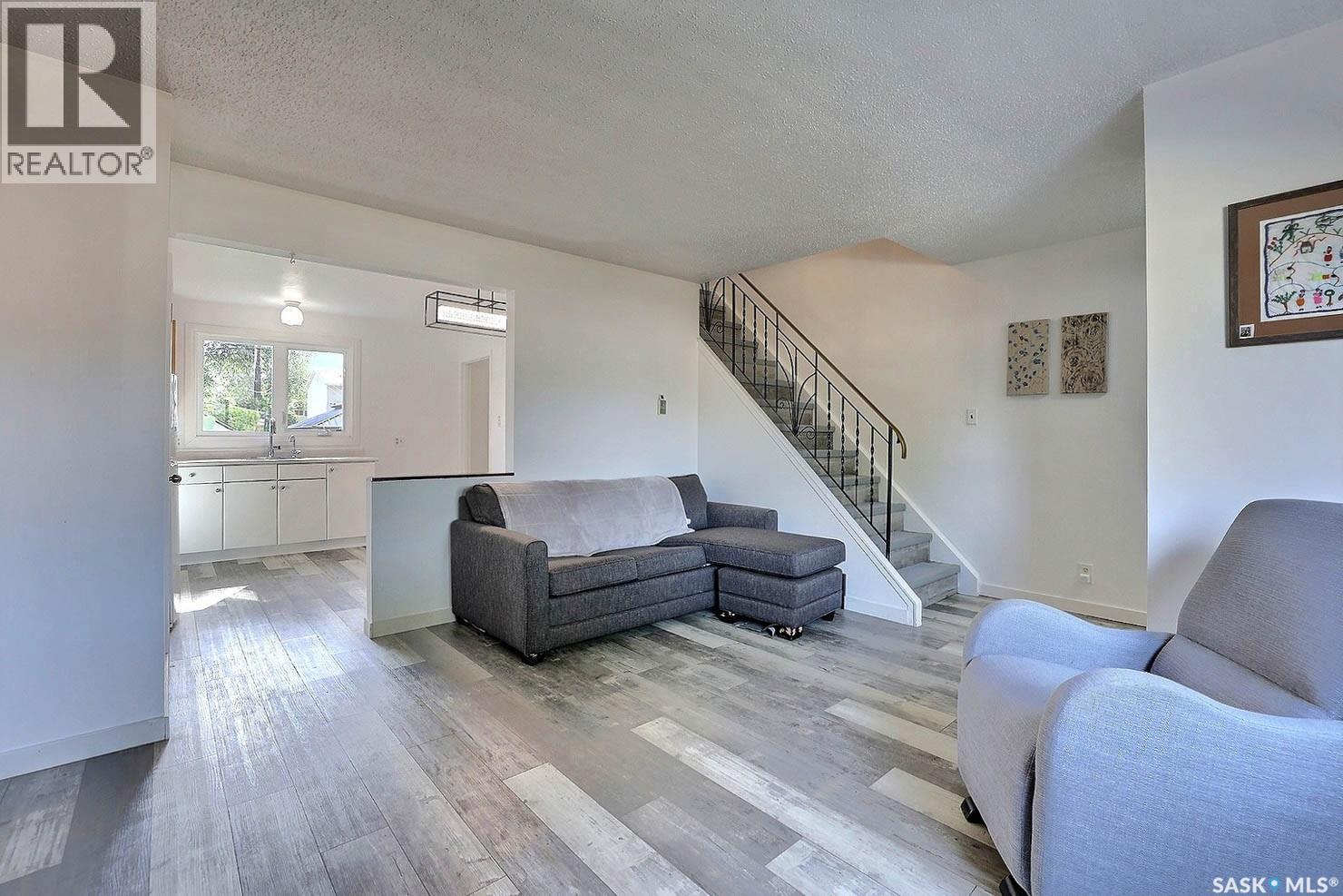 415 Mcintosh Street, Regina, SK - Indoor Photo Showing Living Room
