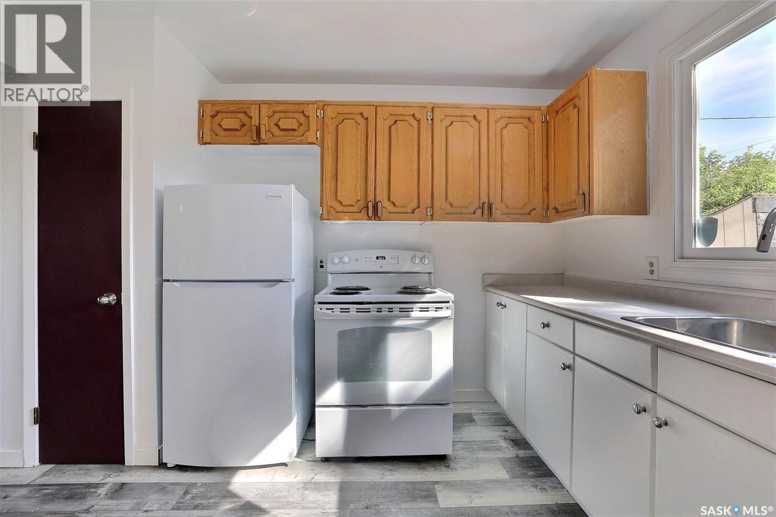 415 Mcintosh Street, Regina, SK - Indoor Photo Showing Kitchen