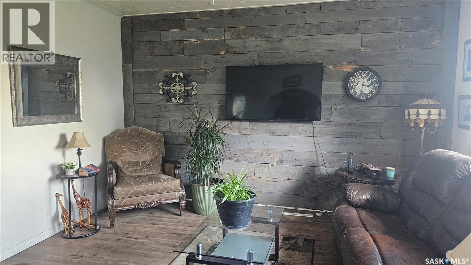777 Highway, Cudworth, SK - Indoor Photo Showing Other Room