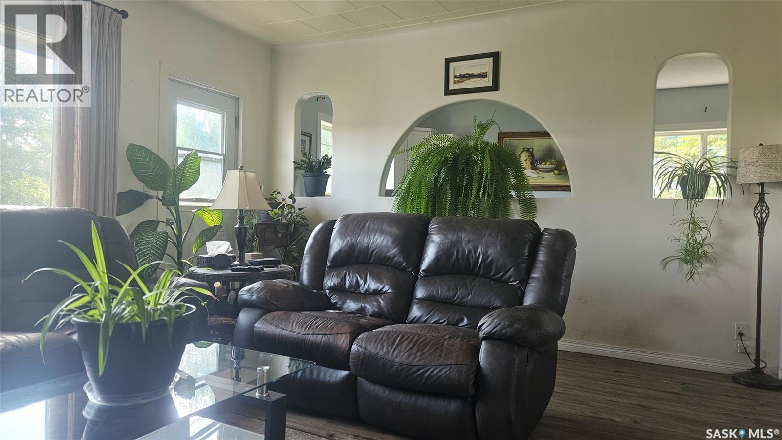 777 Highway, Cudworth, SK - Indoor Photo Showing Living Room
