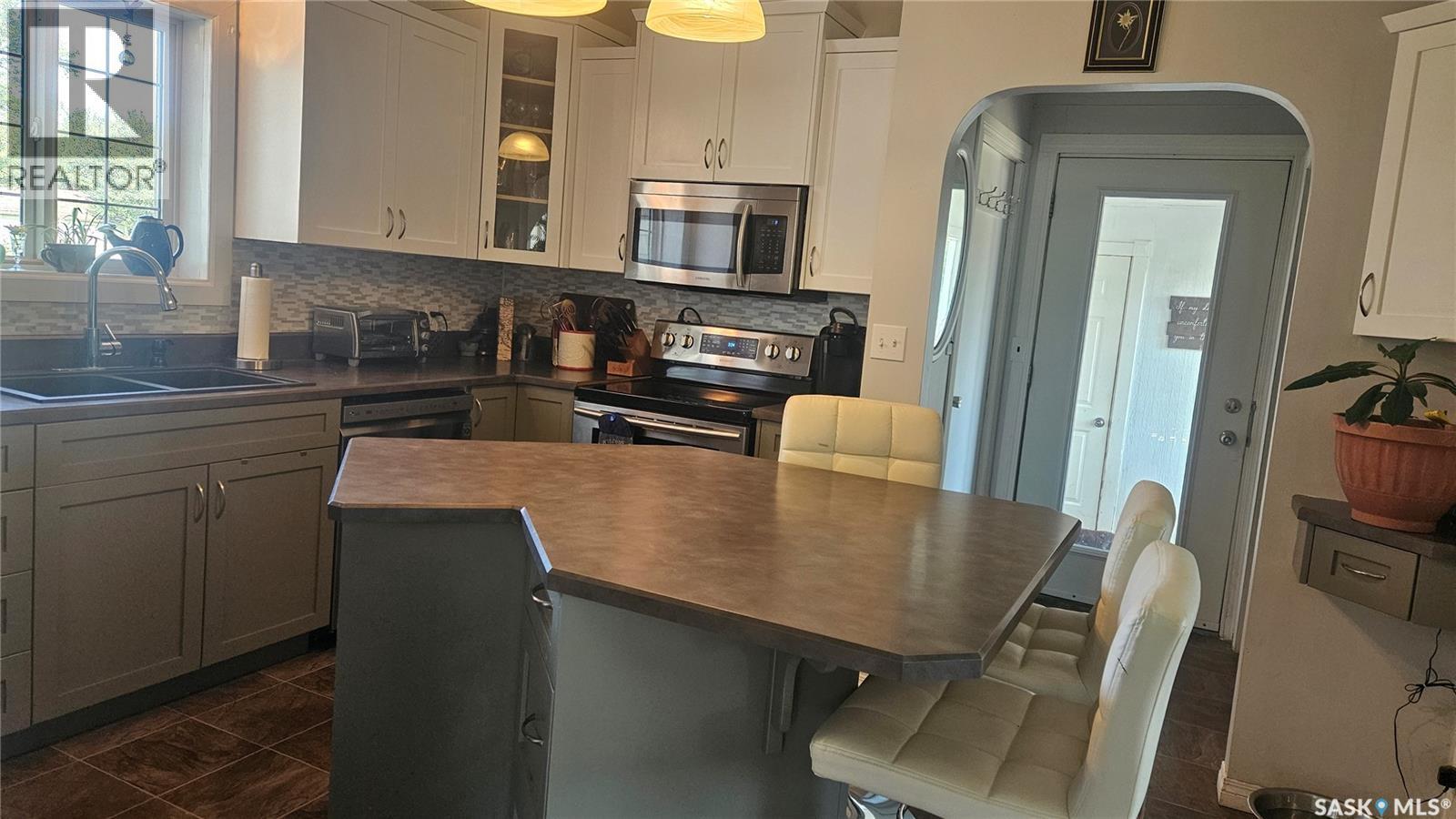 777 Highway, Cudworth, SK - Indoor