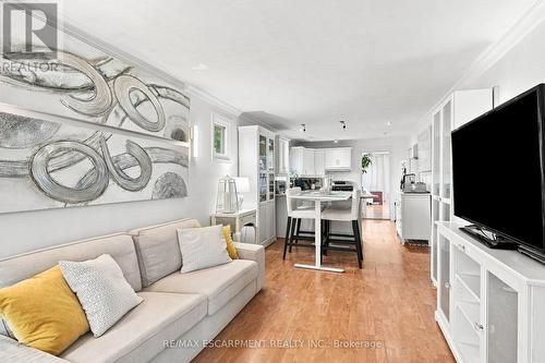328 Woodward Avenue, Hamilton, ON - Indoor