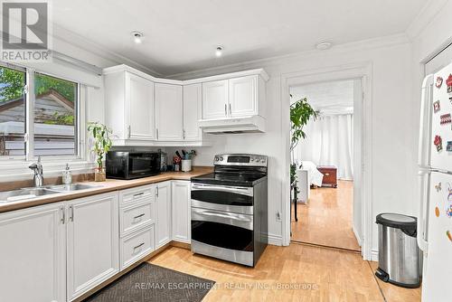 328 Woodward Avenue, Hamilton, ON - Indoor Photo Showing Kitchen With Double Sink