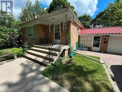 MAIN - 38 HARDING BOULEVARD Richmond Hill, ON L4C 1S8
