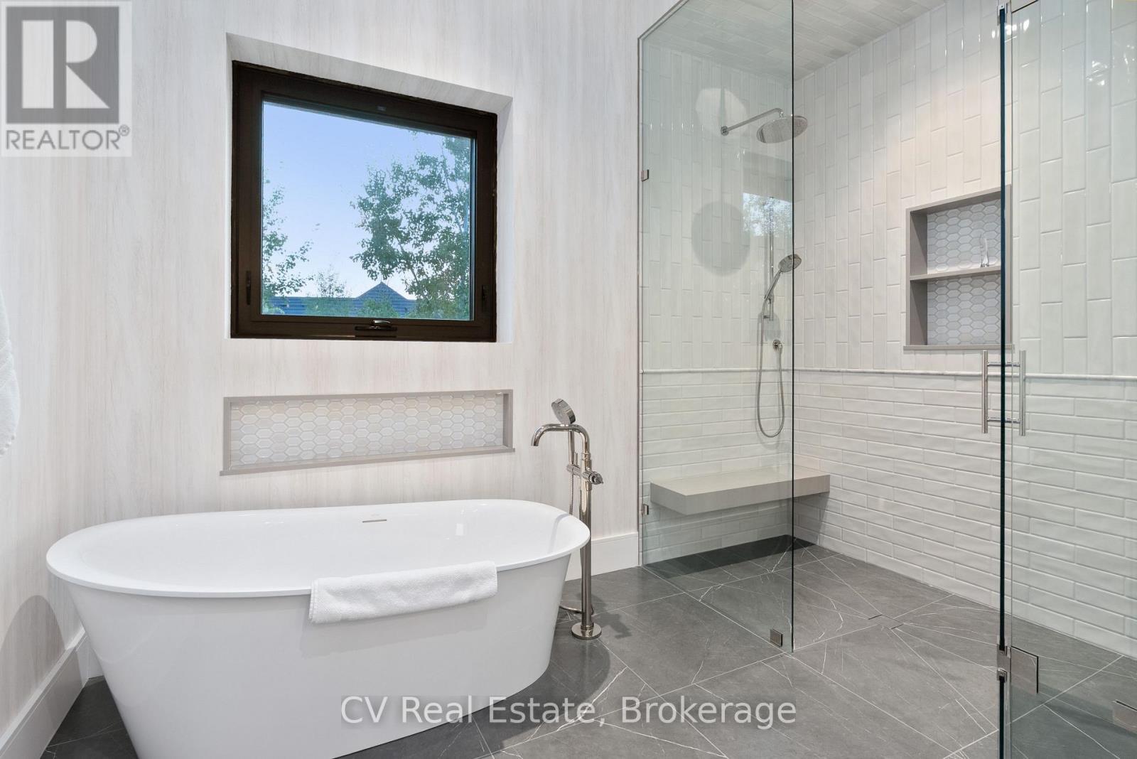150 Delphi Lane, Blue Mountains, ON