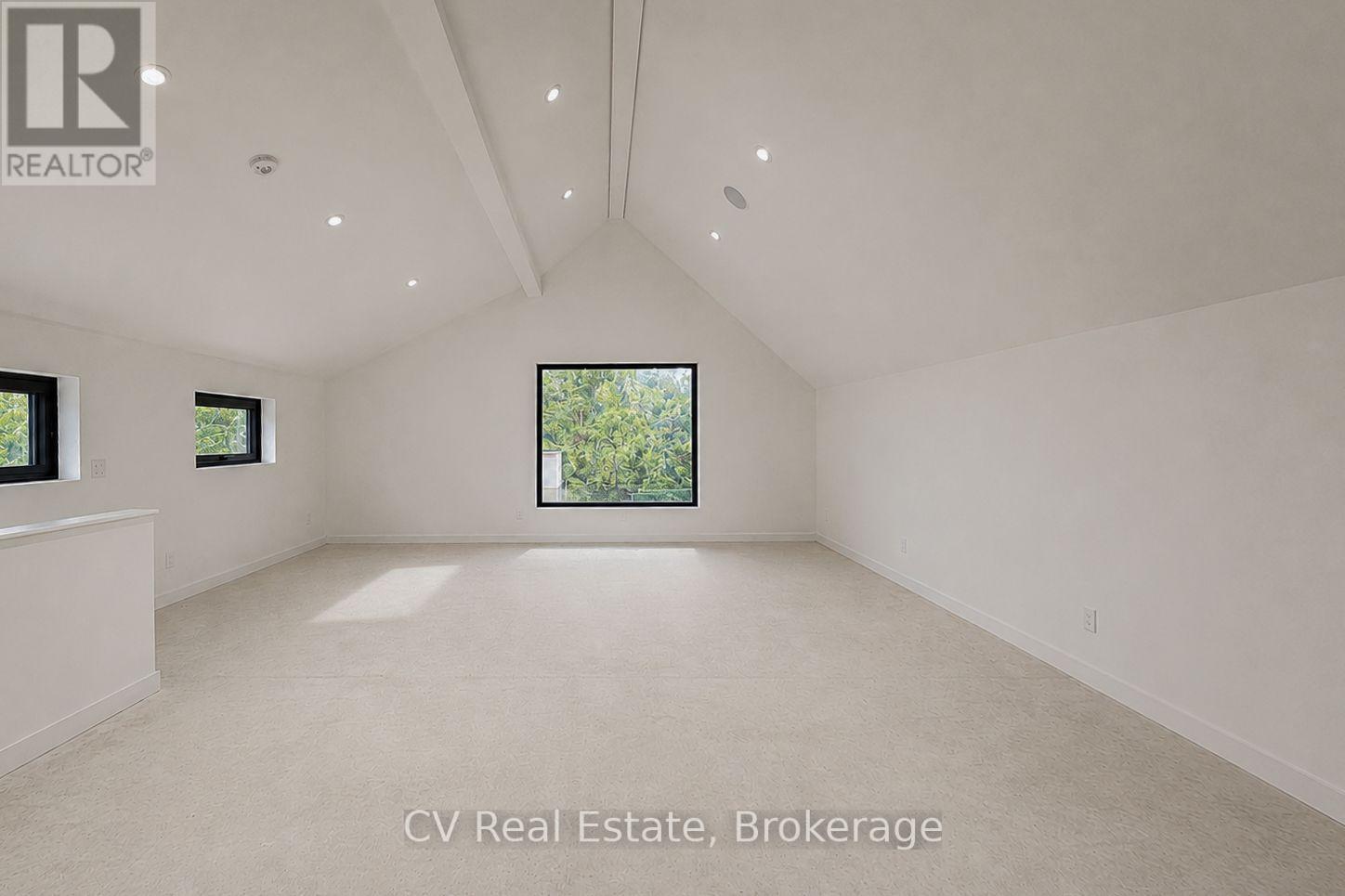 Loft over garage - 150 Delphi Lane, Blue Mountains, ON