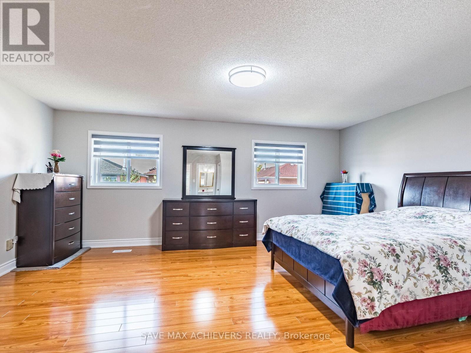 1041 Blizzard Road, Mississauga, ON - Indoor Photo Showing Bedroom