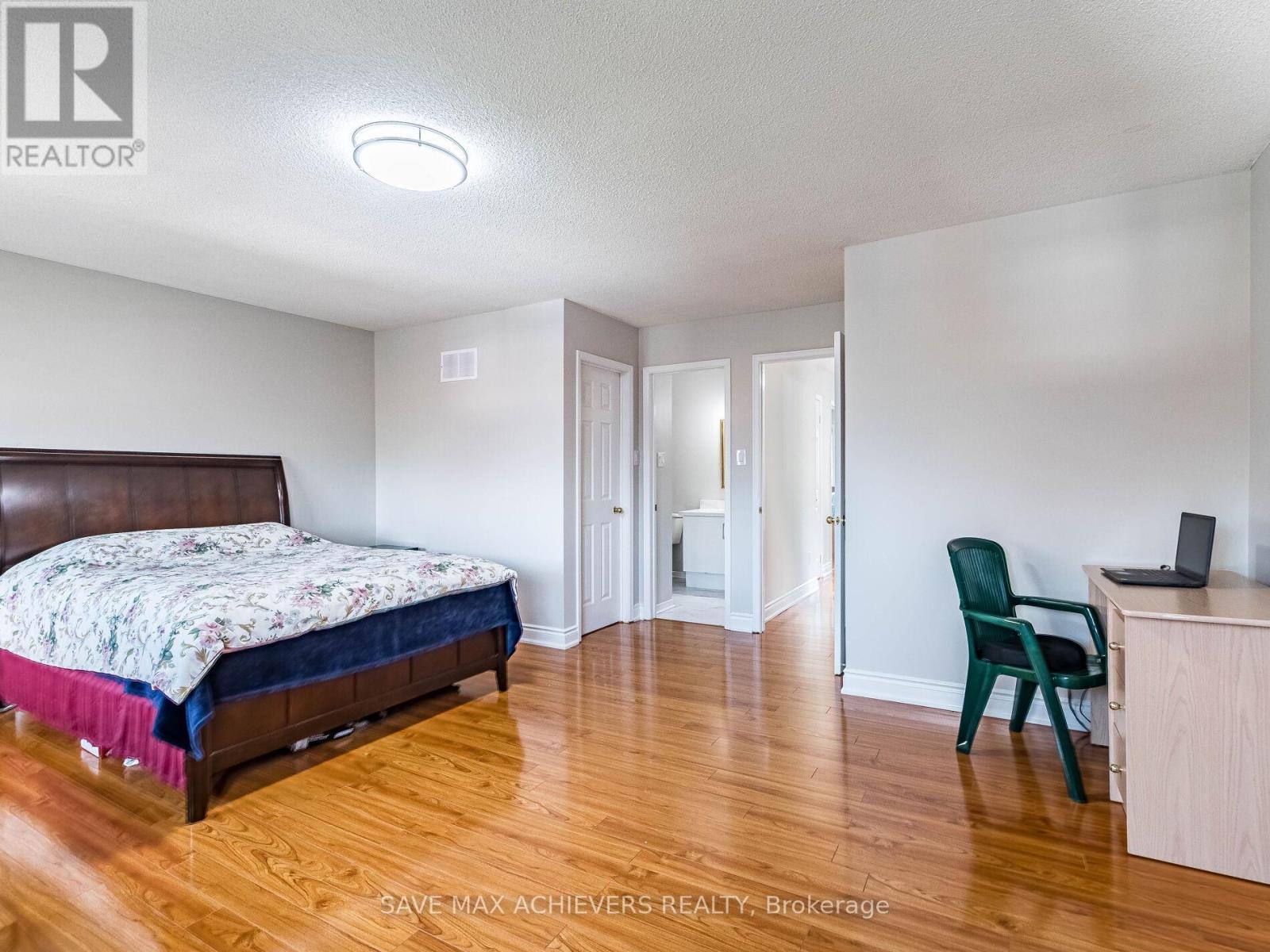 1041 Blizzard Road, Mississauga, ON - Indoor Photo Showing Bedroom