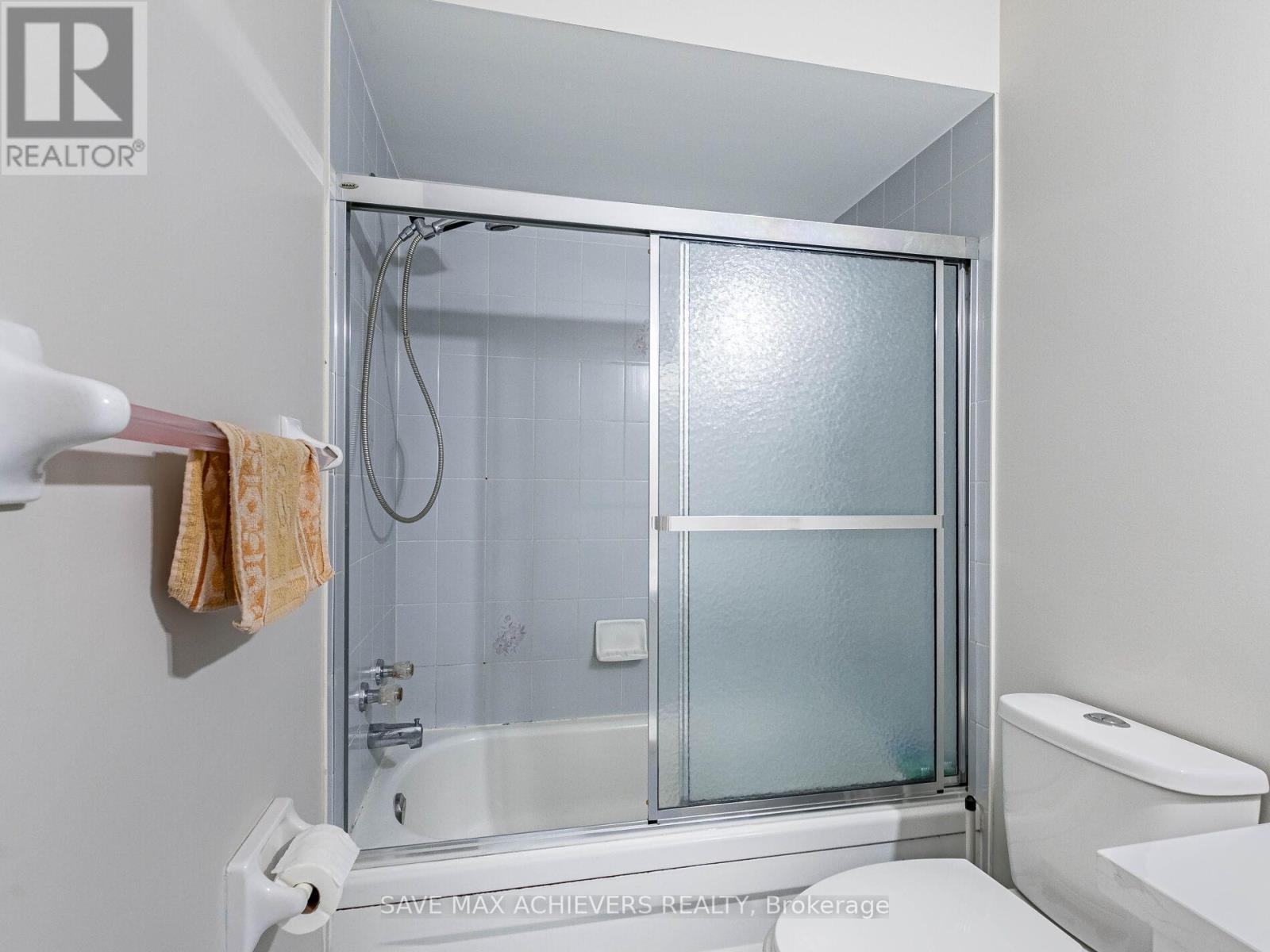 1041 Blizzard Road, Mississauga, ON - Indoor Photo Showing Bathroom