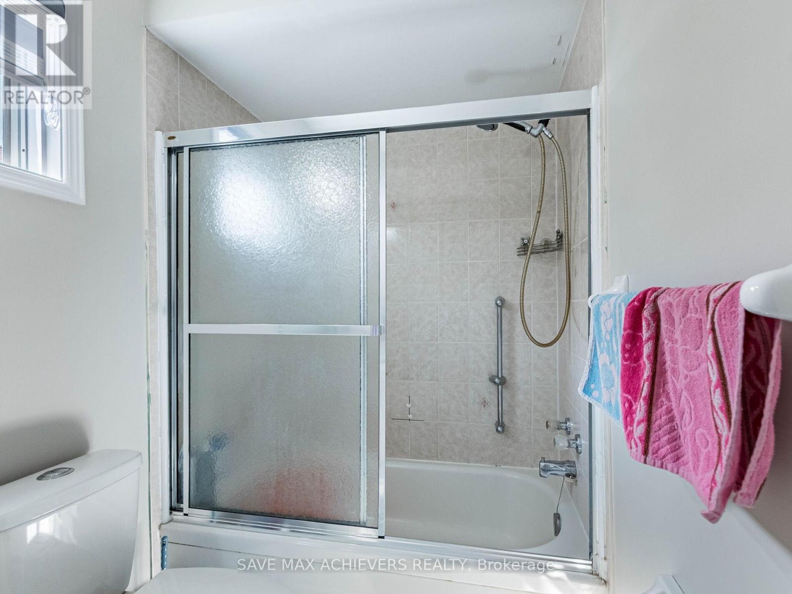 1041 Blizzard Road, Mississauga, ON - Indoor Photo Showing Bathroom
