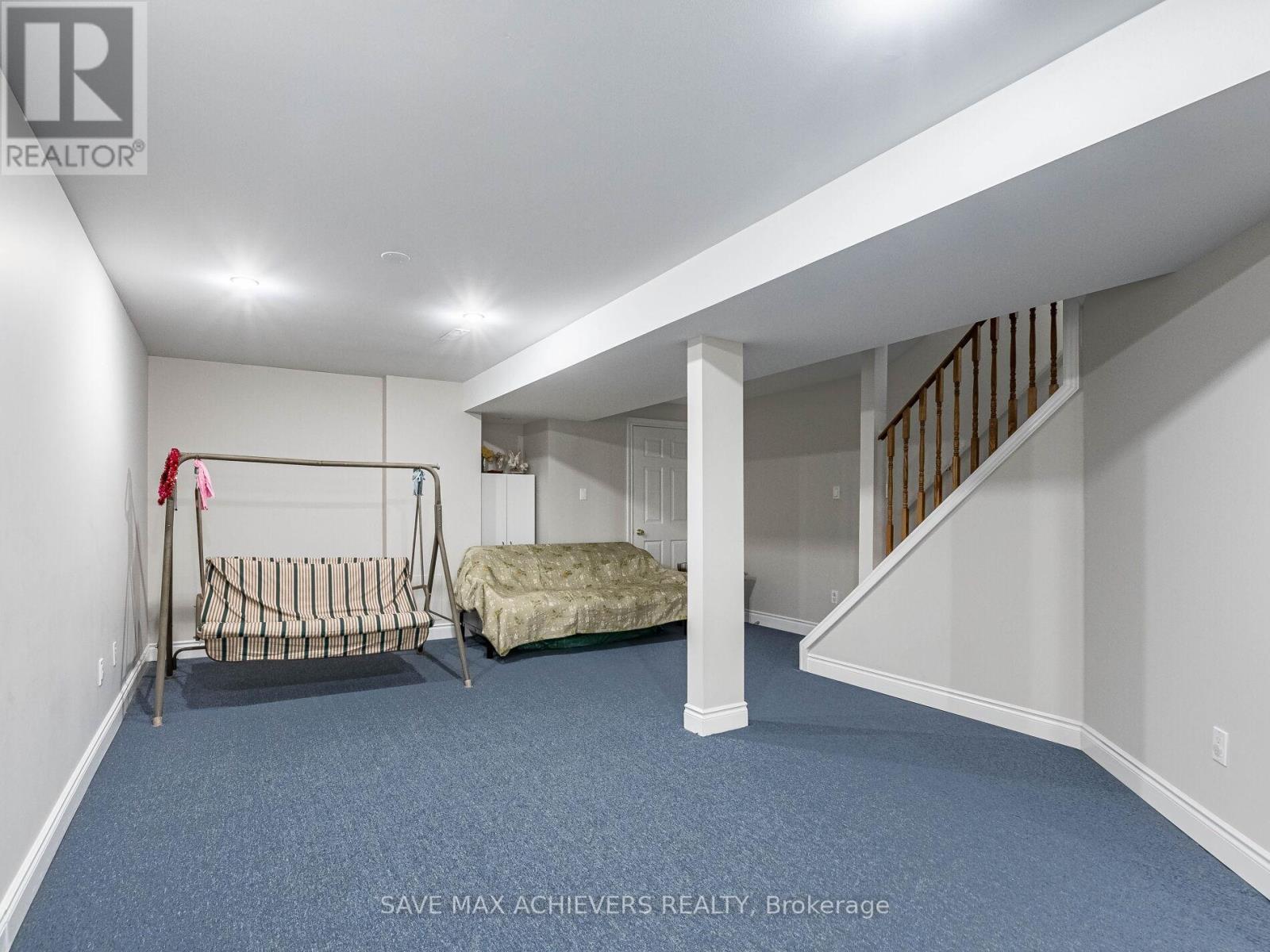 1041 Blizzard Road, Mississauga, ON - Indoor Photo Showing Other Room