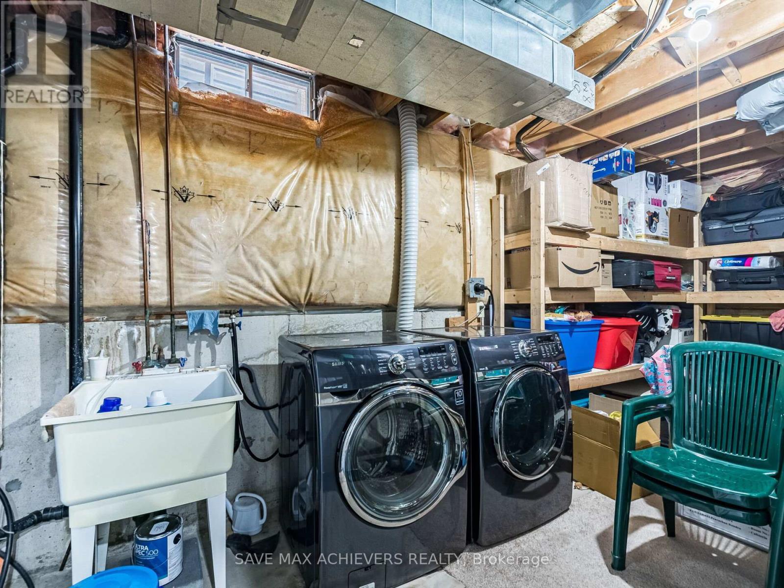 1041 Blizzard Road, Mississauga, ON - Indoor Photo Showing Laundry Room