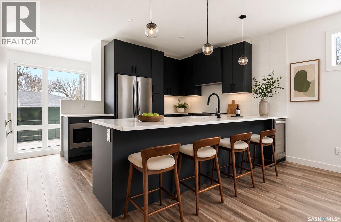 3919 Qu'Appelle Drive, Regina, SK - Indoor Photo Showing Kitchen With Upgraded Kitchen
