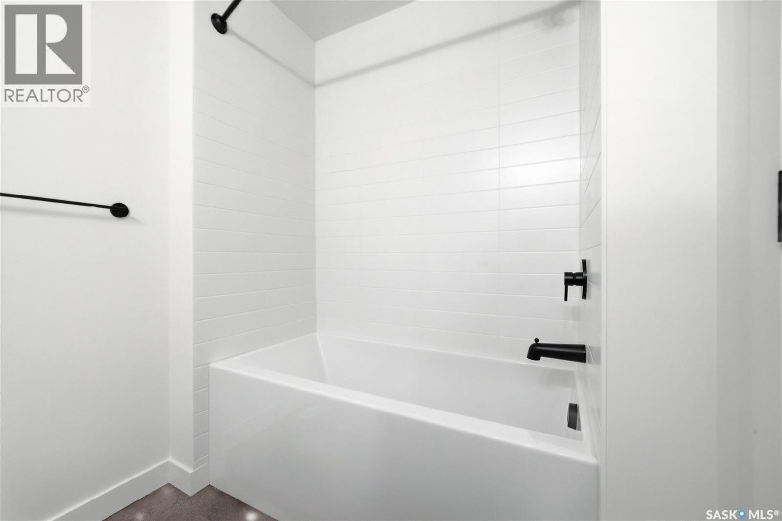 3919 Qu'Appelle Drive, Regina, SK - Indoor Photo Showing Bathroom