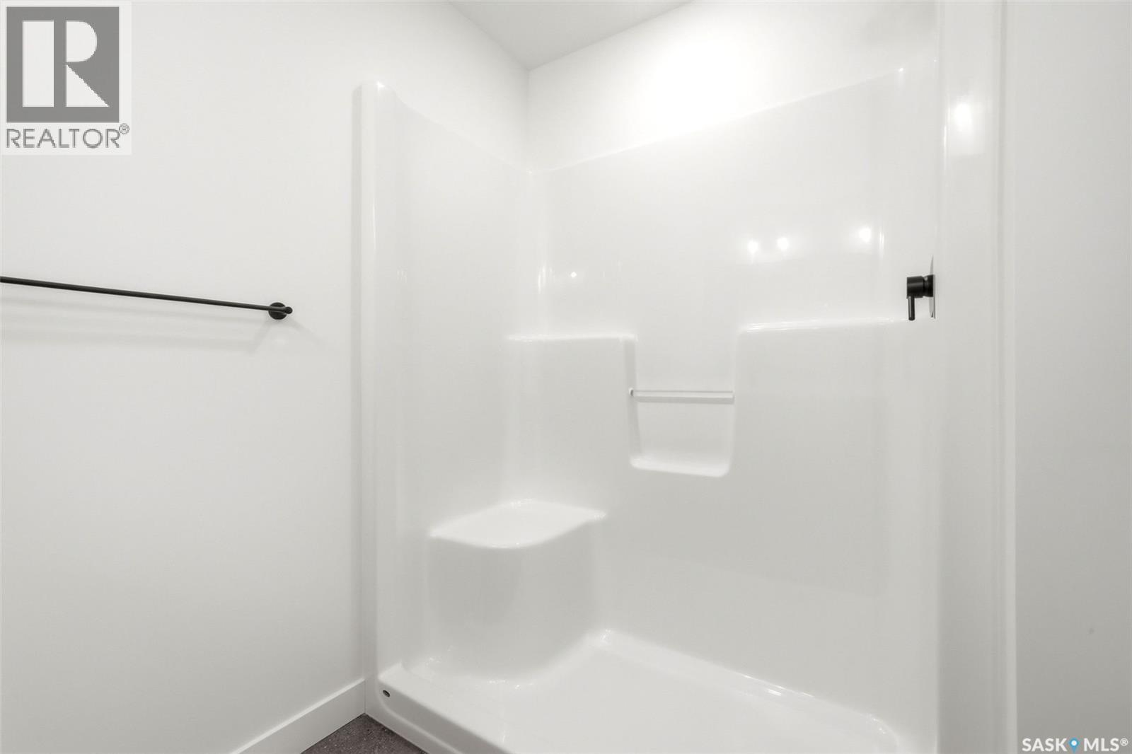 3023 Regina Avenue, Regina, SK - Indoor Photo Showing Bathroom