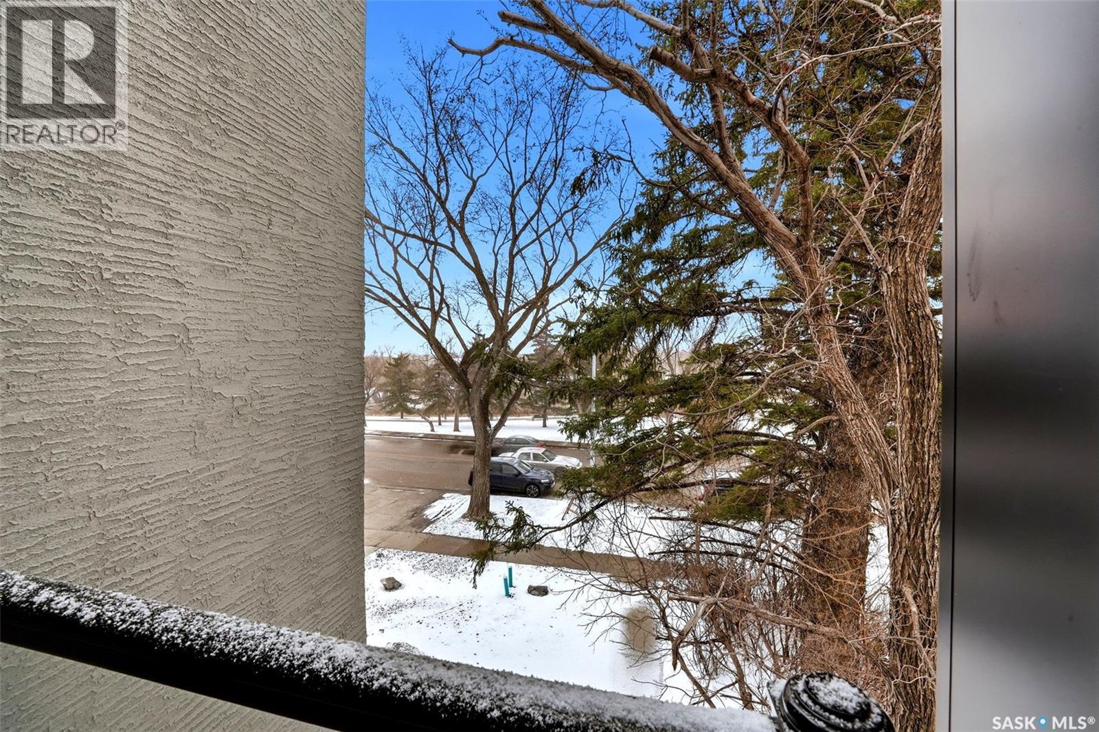 3023 Regina Avenue, Regina, SK - Outdoor
