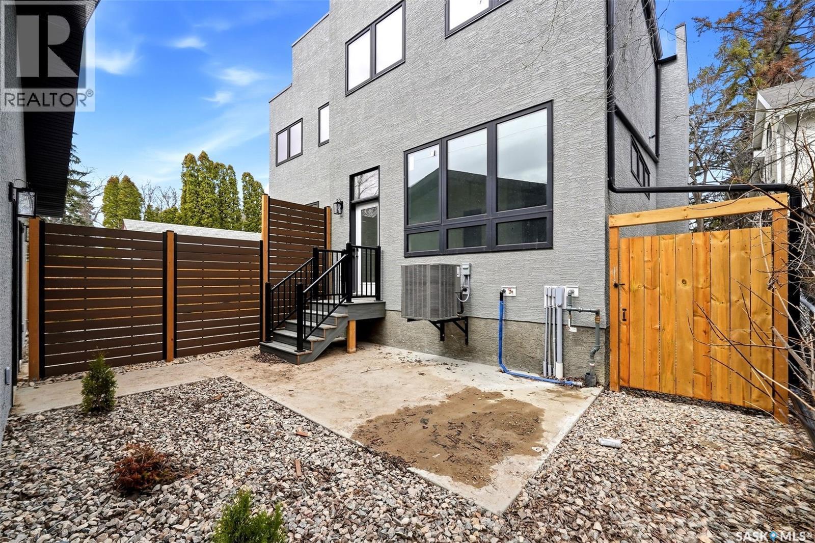 3023 Regina Avenue, Regina, SK - Outdoor With Exterior