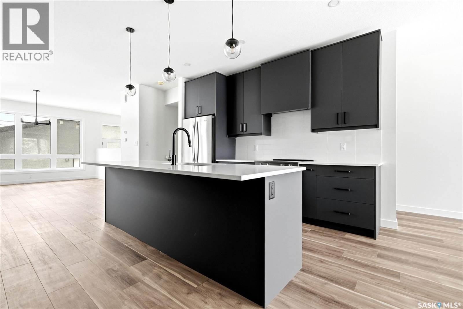 3023 Regina Avenue, Regina, SK - Indoor Photo Showing Kitchen With Upgraded Kitchen