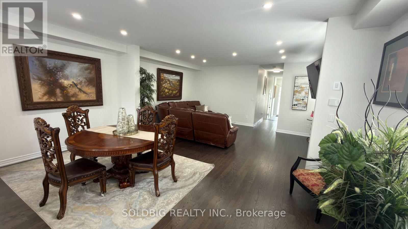1265 Chee Chee Landing, Milton, ON - Indoor Photo Showing Dining Room