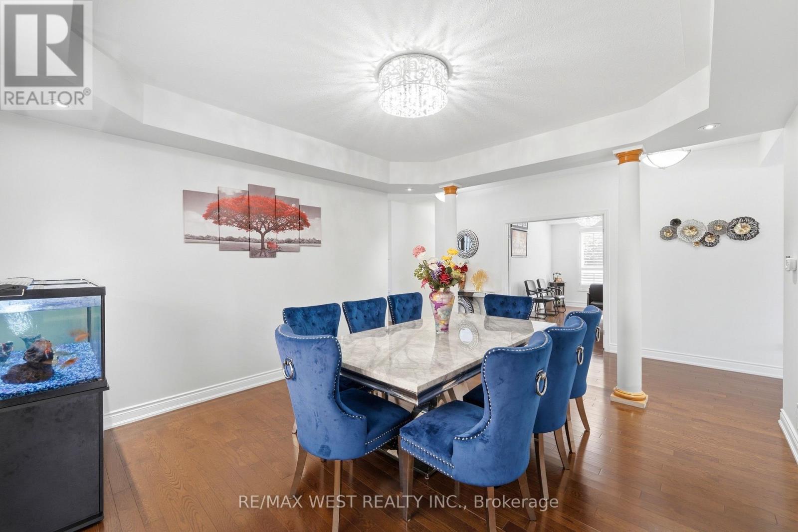 356 Robert Ferrie Drive, Kitchener, ON - Indoor Photo Showing Dining Room