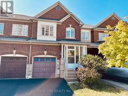 104 REVELSTOKE CRESCENT Richmond Hill, ON L4B 4T4