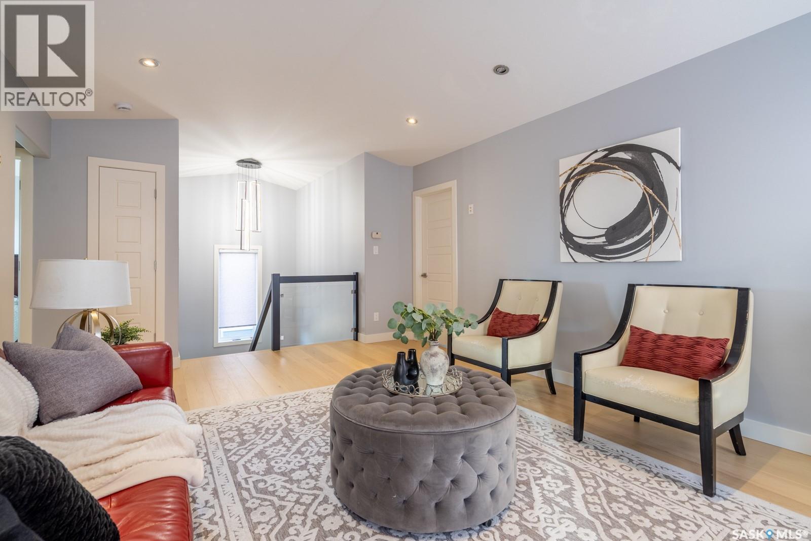 4311 Sandpiper Crescent E, Regina, SK - Indoor Photo Showing Living Room