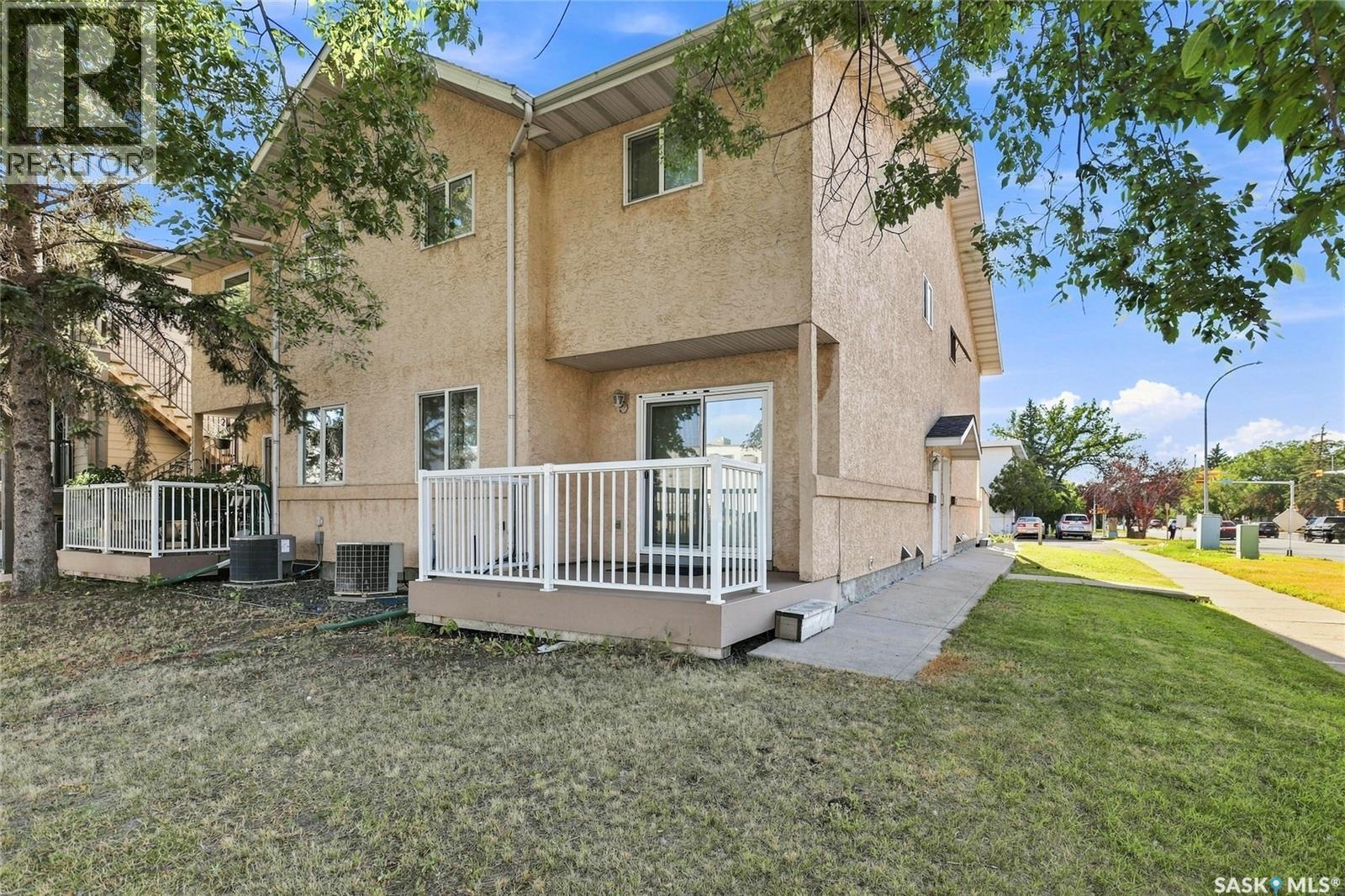 3802 Rae Street, Regina, SK - Outdoor