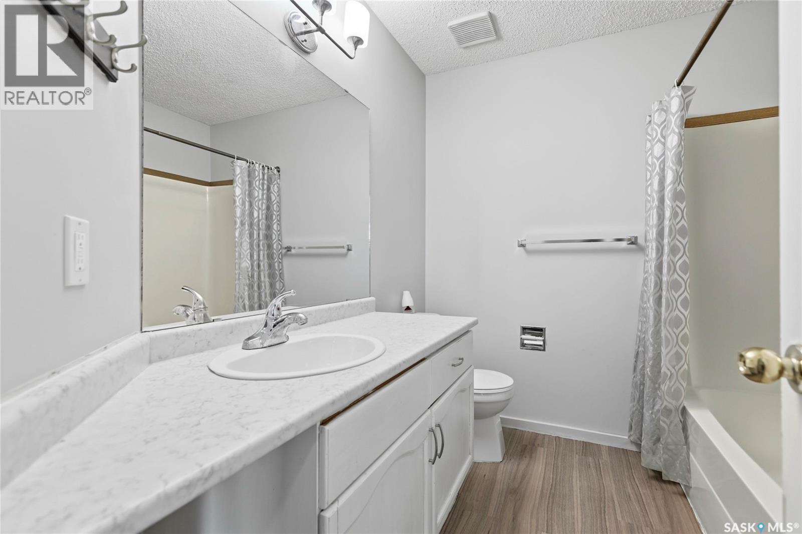 3802 Rae Street, Regina, SK - Indoor Photo Showing Bathroom