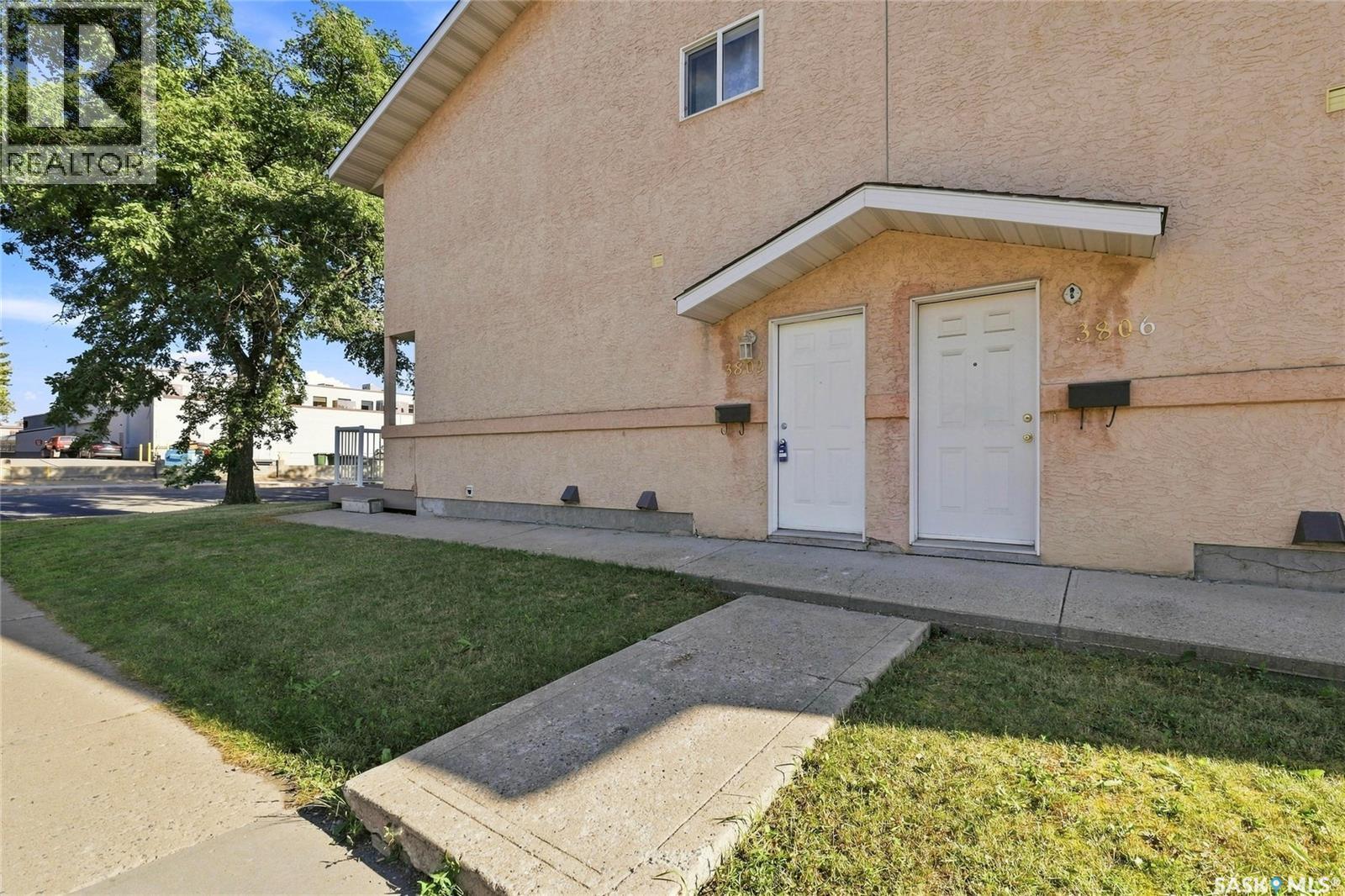 3802 Rae Street, Regina, SK - Outdoor With Exterior