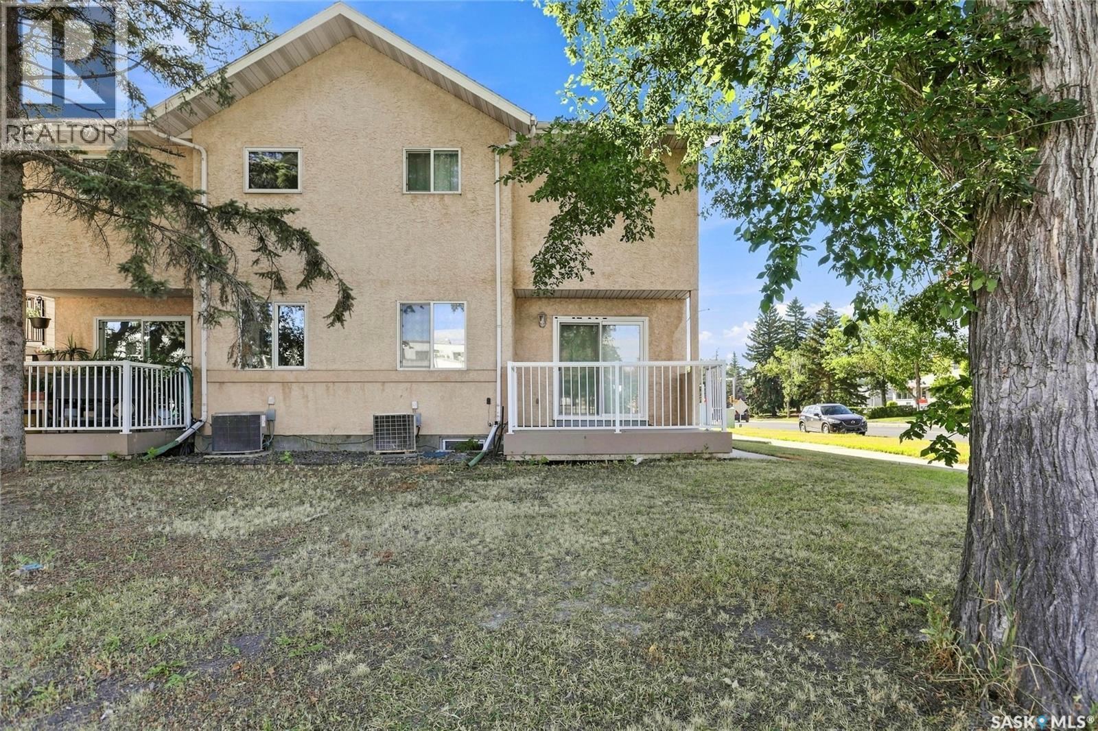 3802 Rae Street, Regina, SK - Outdoor