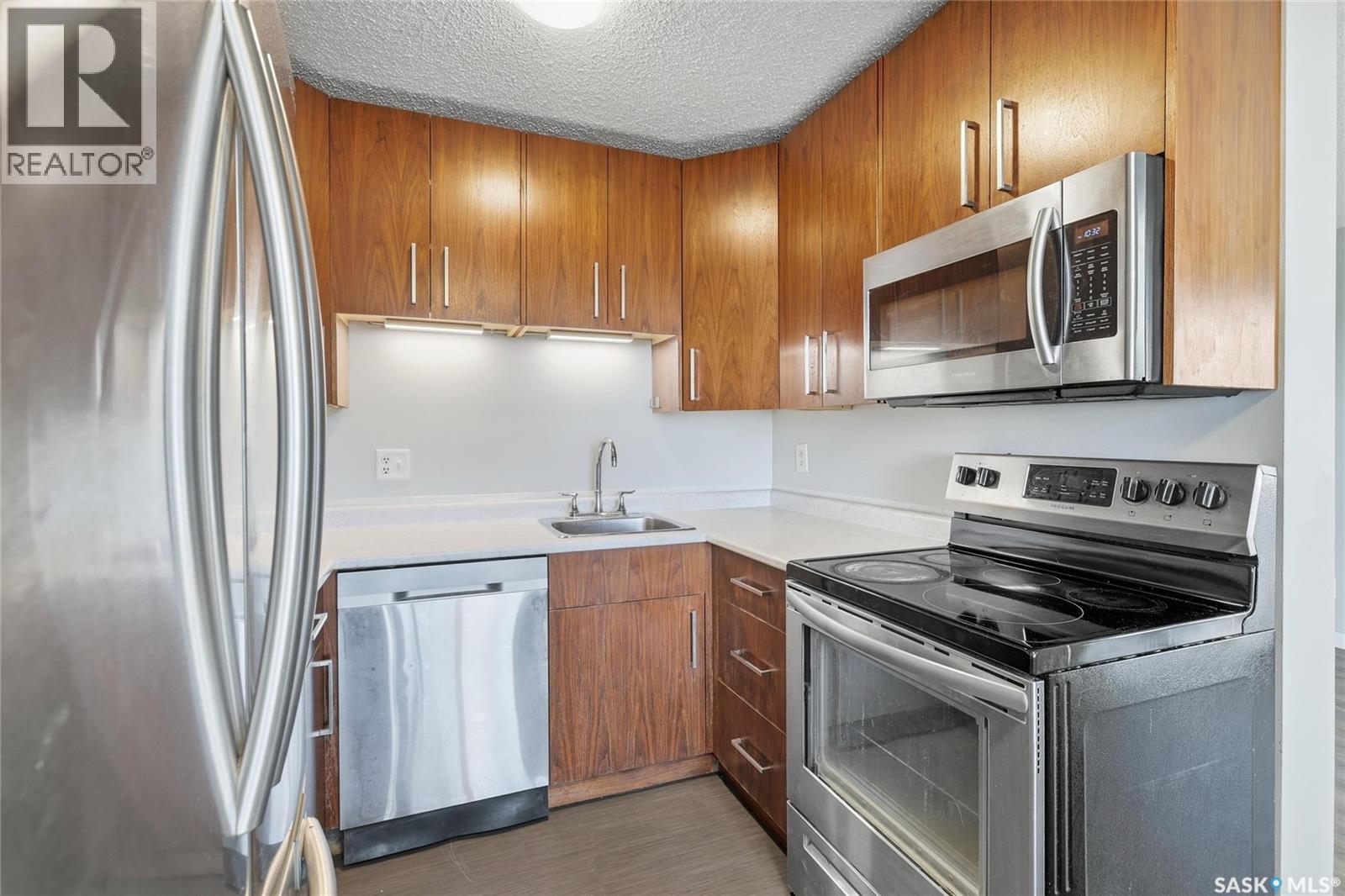 3802 Rae Street, Regina, SK - Indoor Photo Showing Kitchen