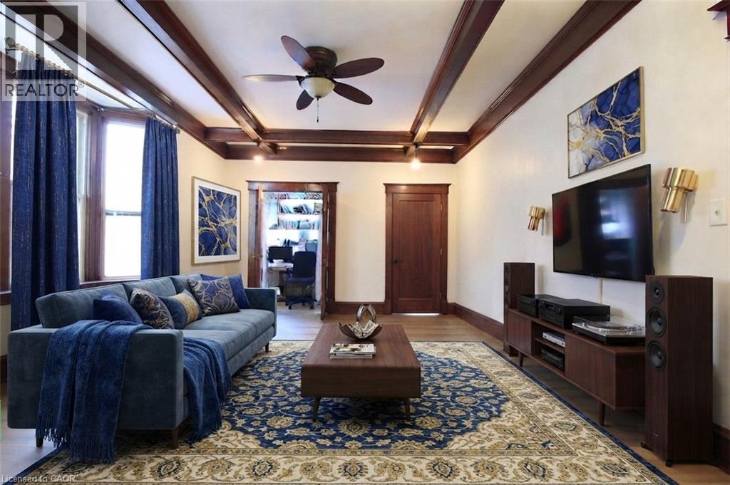 22 Blake Street, Hamilton, ON - Indoor Photo Showing Other Room
