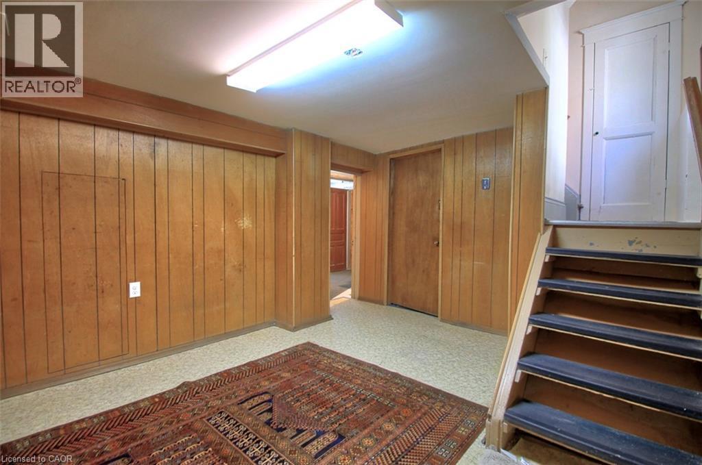 22 Blake Street, Hamilton, ON - Indoor Photo Showing Other Room
